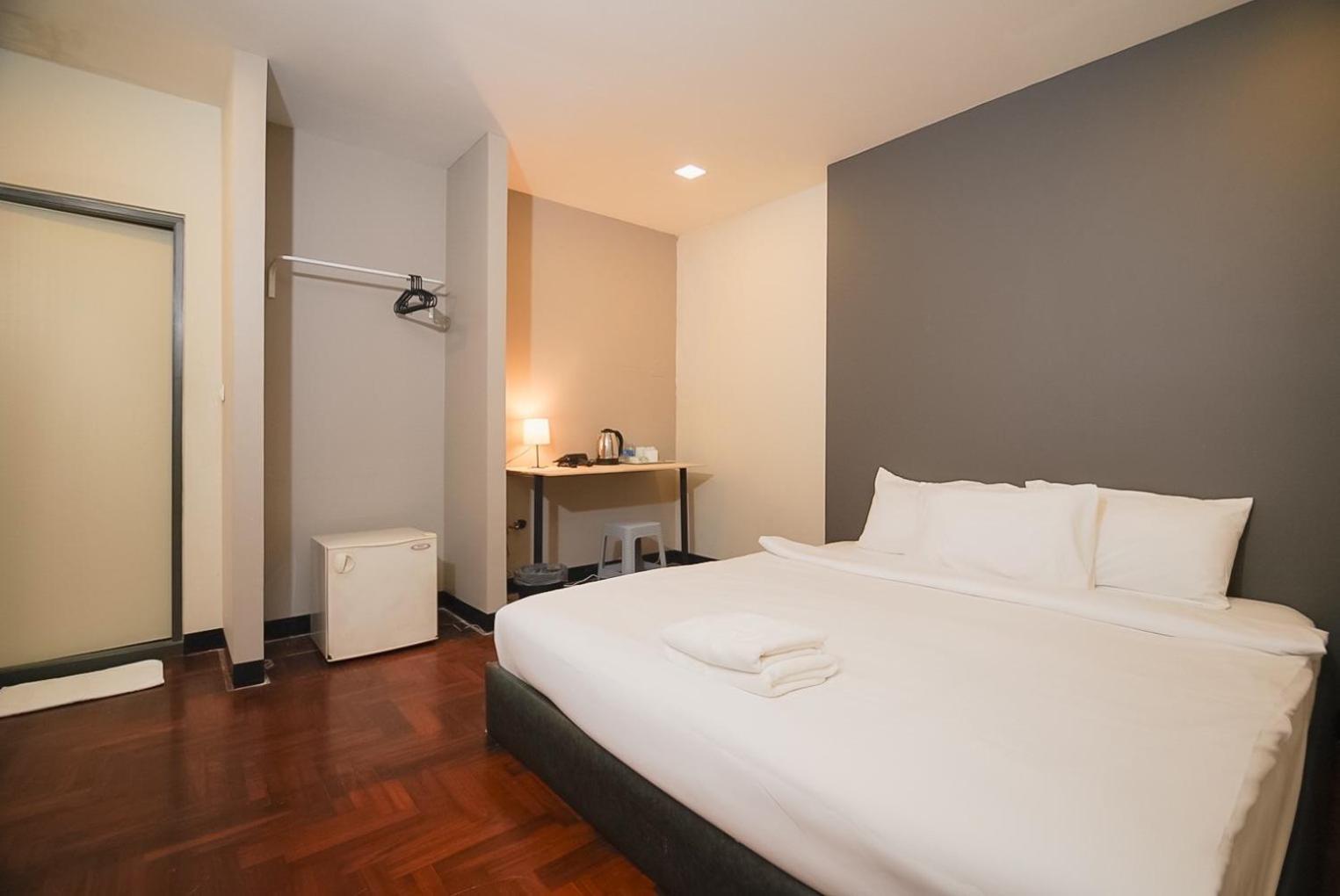 Go Inn Silom โกอินน์ สีลม - สถานีรถไฟฟ้าเซนต์หลุยส์ Банкок Стая снимка