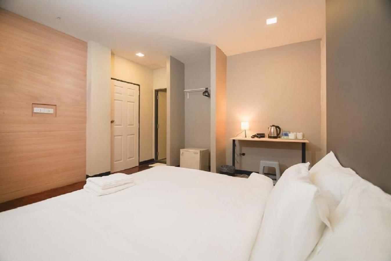Go Inn Silom โกอินน์ สีลม - สถานีรถไฟฟ้าเซนต์หลุยส์ Банкок Екстериор снимка