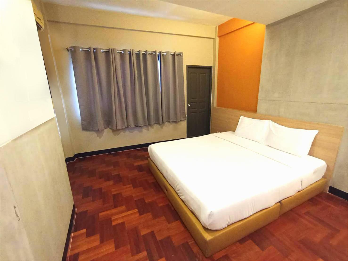 Go Inn Silom โกอินน์ สีลม - สถานีรถไฟฟ้าเซนต์หลุยส์ Банкок Екстериор снимка